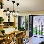 El Capricho Del Arco_Apartamentos Burgos Catedral